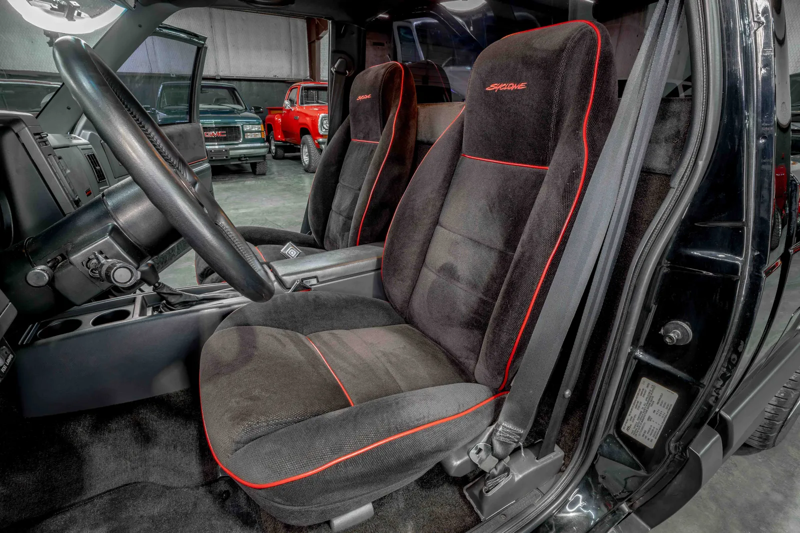 1991-GMC-Syclone-Lamp Black-1GDCT14Z4M8801293-45.jpg